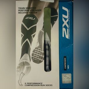 COPY - 2XU Compression socks
